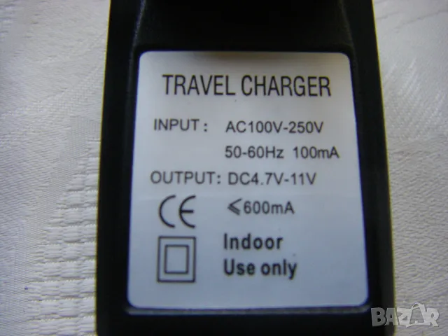 Адаптор АС 100V-250V/DC 4.7V-11V,600mA със светодиодна индикация и жак 2мм.