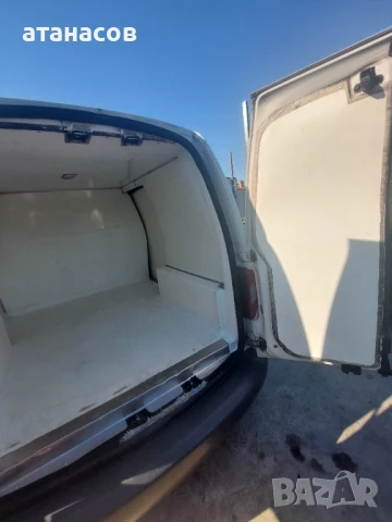Vw caddy с фабричен хладилен фургон 2000кб, снимка 12 - Автомобили и джипове - 51234592