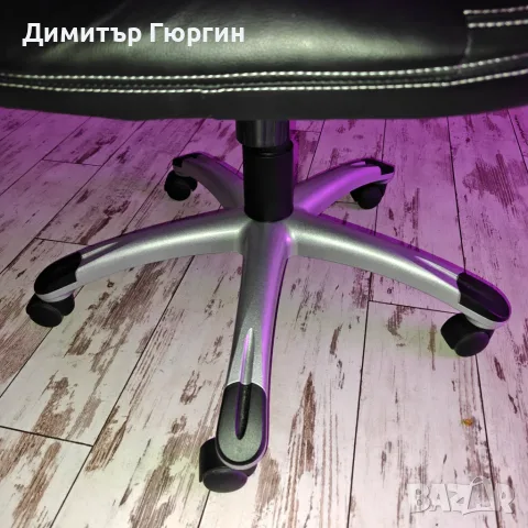 Ергономичен офис/геймърски стол (Много запазен / Без забележки), снимка 3 - Столове - 56185345