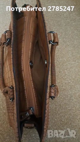 Кафява дамска чанта с кроко принт, снимка 8 - Чанти - 53534927