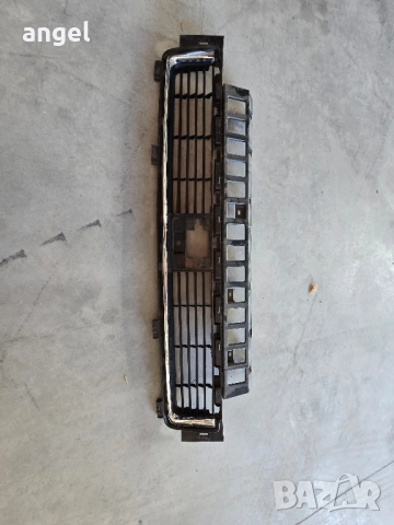 Долна Решетка Предна броня Тойота Секвоя, снимка 3 - Части - 51586646