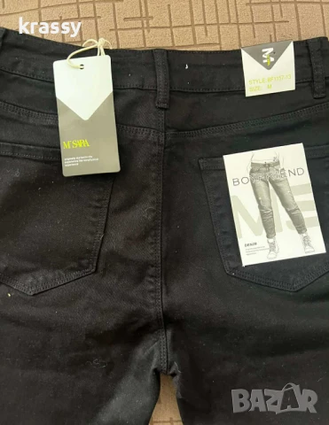 НОВИ дамски дънки със звезди (размер М), снимка 3 - Други - 51191669