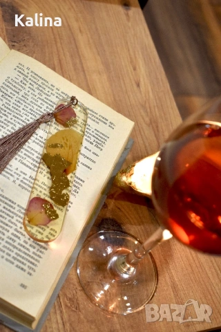 Книгоразделител от епоксидна смола с брокат, снимка 2 - Декорация за дома - 53712317