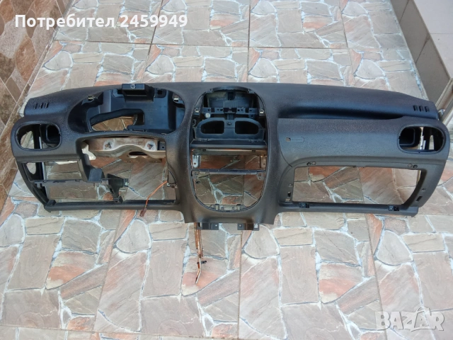Арматурно табло Пежо 206, снимка 2 - Части - 53844485