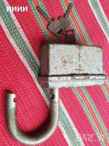 Стоманен касов катинар кофар , снимка 2 - Антикварни и старинни предмети - 53411261