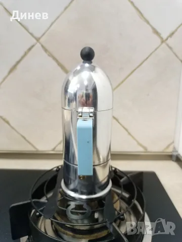 Дизайнерска алуминиева кафеварка Alessi "La Cupola" (6 чаши / 22 см) – Aldo Rossi, снимка 4 - Антикварни и старинни предмети - 55943339