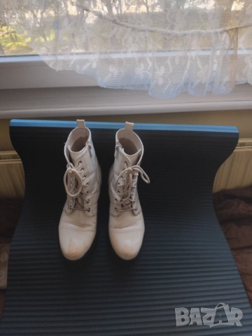 Бели дамски ботуши / боти, 39 номер, снимка 2 - Дамски ботуши - 52387774