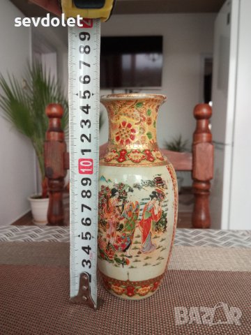 Продавам 3 бр.красиви и стилни вази.Порцелан-Китай.Голямата е маркирана.Цената е за всичките., снимка 9 - Вази - 44395624