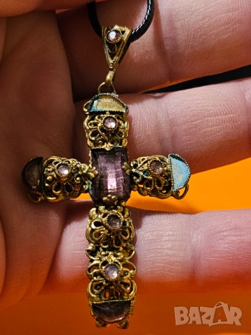 Стар бронзов кръст с камъни , вързанка  и патина по кръста за ценители и колекционери . - липсват дв, снимка 4 - Антикварни и старинни предмети - 41795534