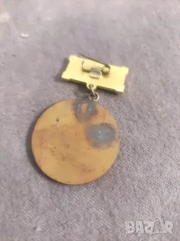 Продавам значка75 години Левски, снимка 2 - Други - 48605074