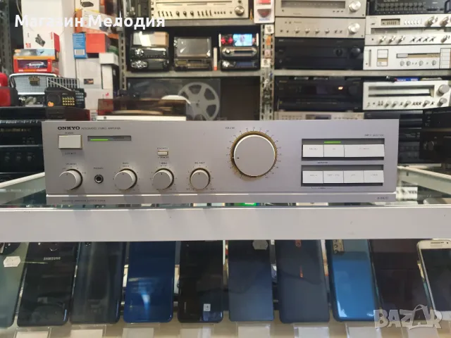 Усилвател ONKYO A-8420 В отлично техническо и визуално състояние.
