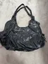 Елегантна,черна дамска чанта с лачен ефект, снимка 1
