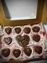 РЪЧНО ИЗРАБОТЕНИ ШОКОЛАДОВИ БОНБОНИ И СВЕЩИ ЗА СВ. ВАЛЕНТИН, снимка 2