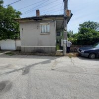 продавам двуетажна къща в село Тополово, снимка 3 - Къщи - 42613923