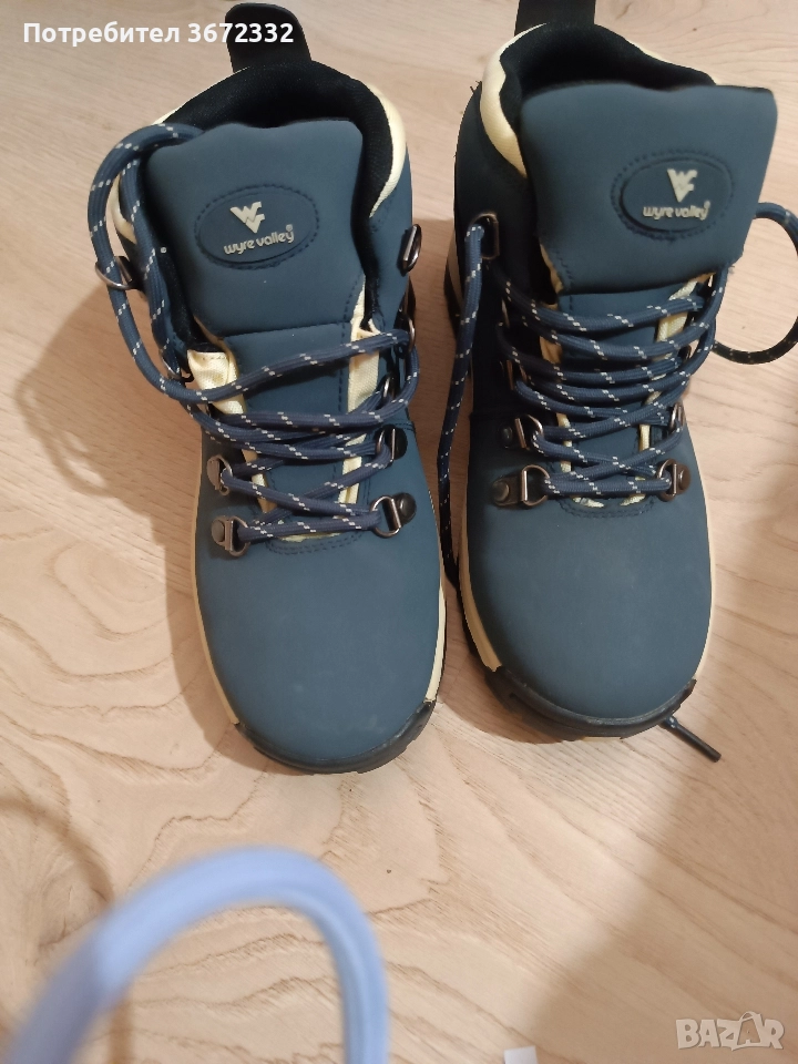 боти, снимка 1