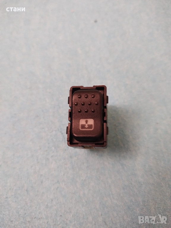 Продавам бутон за електрически люк, снимка 1