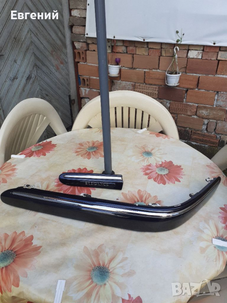 Лайсна преден ляв калник Мерцедес Mercedes W203 ELEGANCE, снимка 1