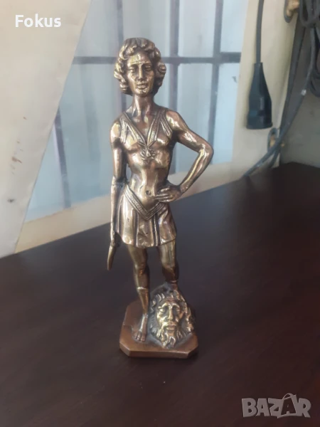 Невероятна стара бронзова статуетка фигура - Давид и Голиат, снимка 1