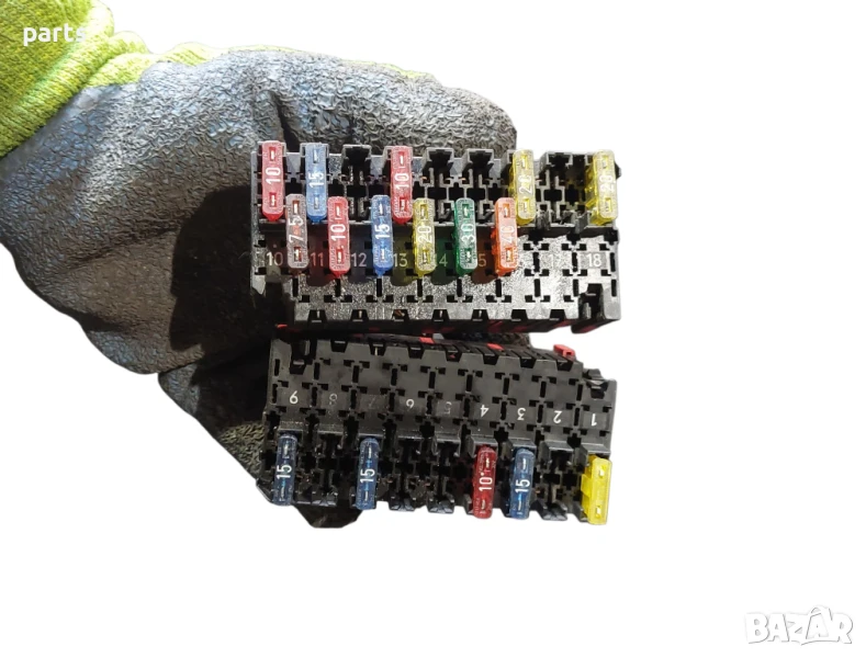 Бушонна Кутия Мерцедес Е класа W210 2бр.(Н) - W202 - W208 - 0015457901 , снимка 1