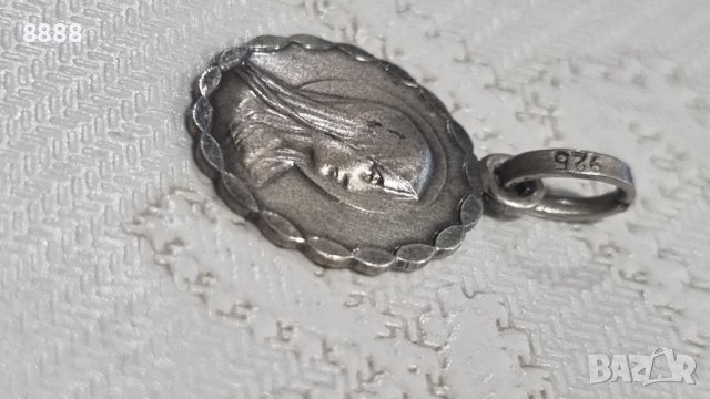 Античен сребърен медал/висулка на Света Мария от Лурд, снимка 3 - Колиета, медальони, синджири - 44264749