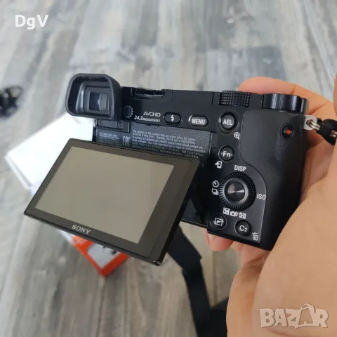 Sony A6000 + 2 обективa Sony SEL 16-50mm f/3.5-5.6 PZ обектив Sony SEL 55-210mm, снимка 11 - Фотоапарати - 55864188