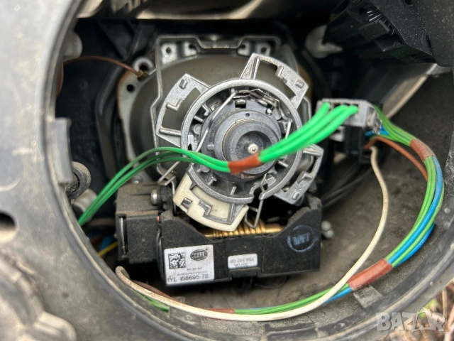 десен фар Mercedes W211 ксенон , снимка 4 - Части - 53695188