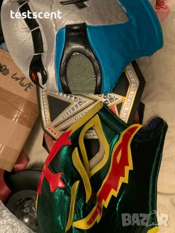 Шампионски пояси WWE World Championship и маски Rey Mysterio Mask на брой belt колан, снимка 10 - Други - 49124225