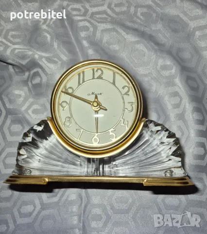 Настолен руски часовник Маяк, снимка 3 - Антикварни и старинни предмети - 47951316