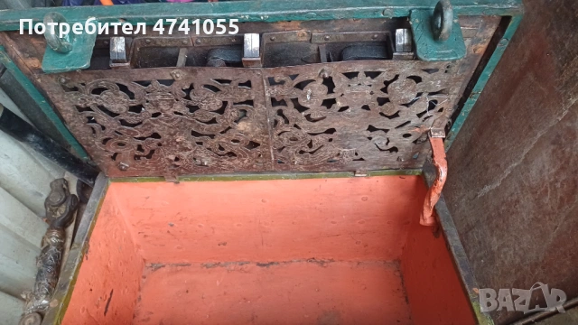 Метална каса, снимка 7 - Антикварни и старинни предмети - 53514364