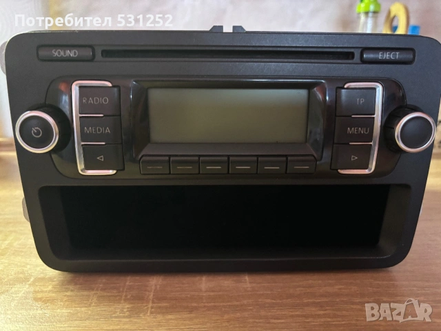   оригинално автомобилно радио VW RCD210 MP3 (модел 1K0 035 156 A)