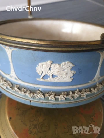 Wedgwood Jasperware 16см/син яспис/стара английска порцеланова кутия-бижутерка с бронзов капак, снимка 11 - Декорация за дома - 48338488