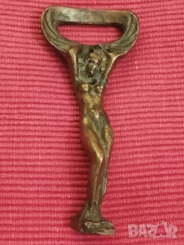 Стара месингова отварячка женско тяло. 