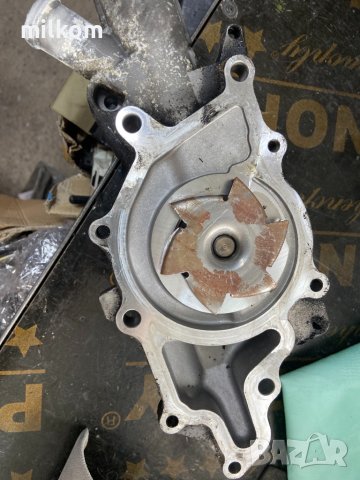 Водна помпа ц класа w203 c class c 200 c 220 дизел е 200 е 220 дизел