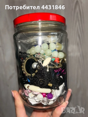 Буркан с бижута, снимка 2 - Бижутерийни комплекти - 51533500