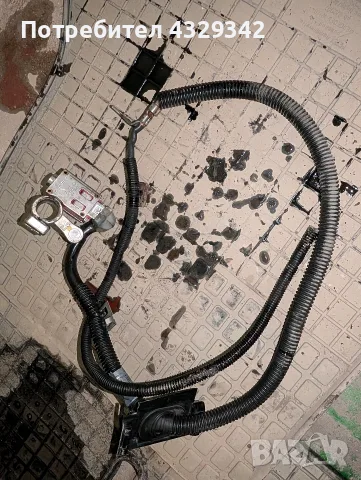 ПЛЮСОВА КЛЕМА OEM MERCEDES W204 OM651 2012
