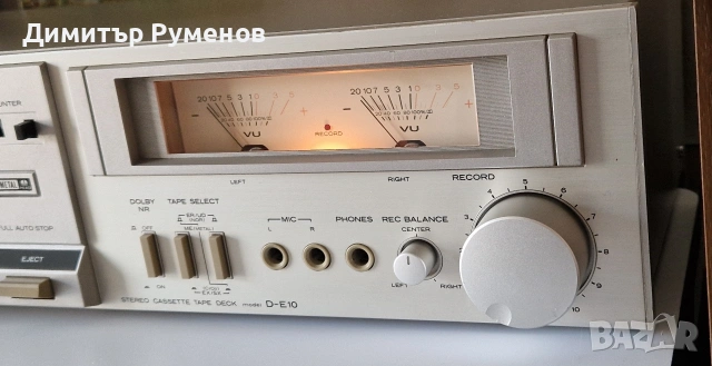 Касетен дек Hitachi D-E10, снимка 3 - Декове - 53752398