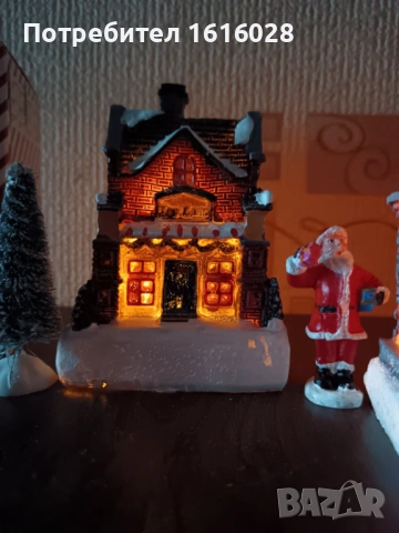 LED светещи 2 къщи с дядо Коледа и елхи., снимка 4 - Декорация за дома - 52297620