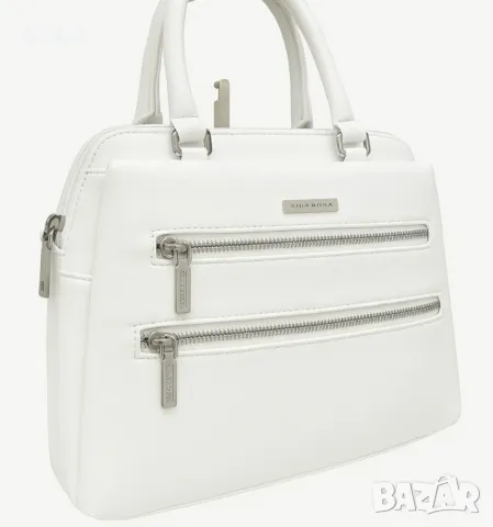 Дамска чанта с изчистен дизайн и практични детайли