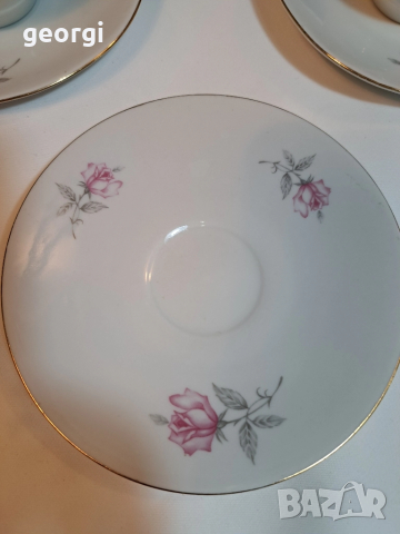 чаша за кафе с чинийка стар български порцелан с рози 28/5, снимка 5 - Чаши - 51970752