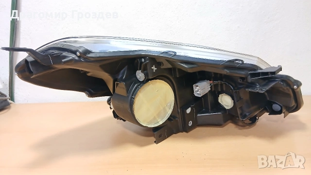 Ляв фар за Toyota Yaris III Hybrid / Тойота Ярис Хибрид (2012-2015), снимка 7 - Части - 53395005