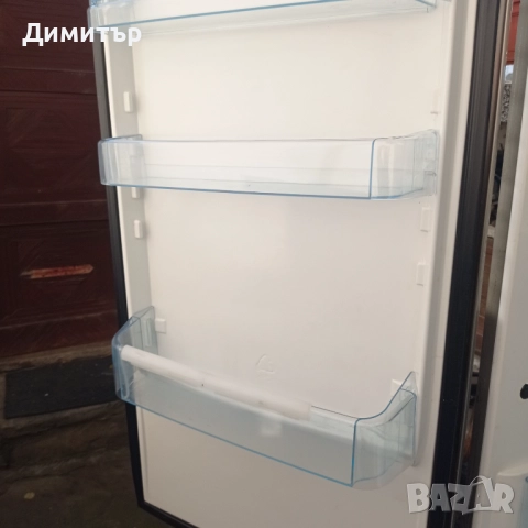 Хладилник с фризер Electrolux за ремонт или за части , снимка 4 - Хладилници - 52252501
