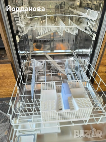 Съдомиялна  Whirlpool за вграждане,60см , снимка 2 - Съдомиялни - 51632704