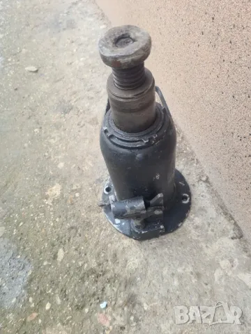 Български хидравлични крикове 12 тона, снимка 4 - Индустриална техника - 49171522