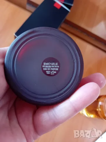 Hugo Boss Deep Red, снимка 4 - Дамски парфюми - 50419847