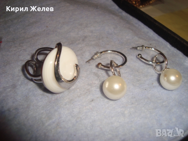 КОМПЛЕКТ АРТ СРЕБРИСТИ ПЕРЛЕНИ ОБЕЦИ и ПРЪСТЕН 26202, снимка 2 - Бижутерийни комплекти - 36064072