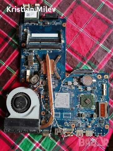 Toshiba satellite c855d дъно