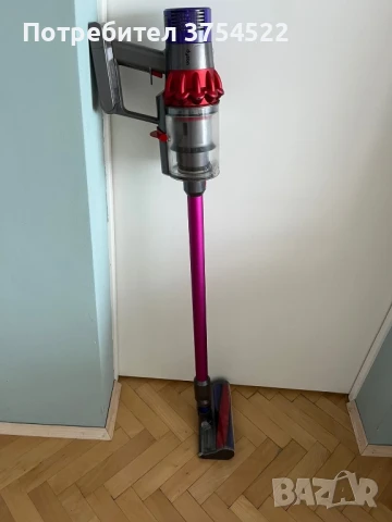 Вертикална безкабелна прахосмукачка Dyson V10, снимка 7 - Прахосмукачки - 50535453
