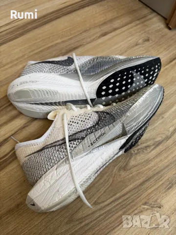  Оригинални мъжки маратонки Nike Vaporfly 3! 46 н, снимка 4 - Маратонки - 48757113