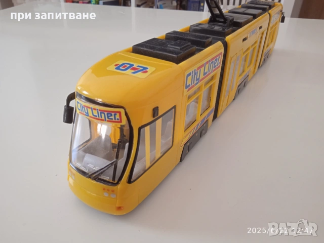 Голям камион цистерна 40 см. и голям трамвай 46 см., Dickie, снимка 13 - Коли, камиони, мотори, писти - 50756038