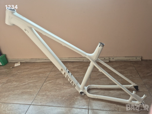 Продавам велосипеда рамка  canyon stoic 